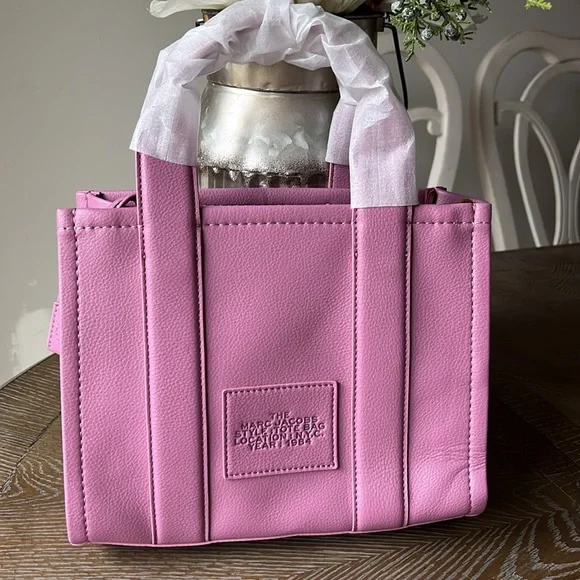 MARC Jacobs THE TOTE NWT Rare Color bag in purple haze. - Picture 6 of 14